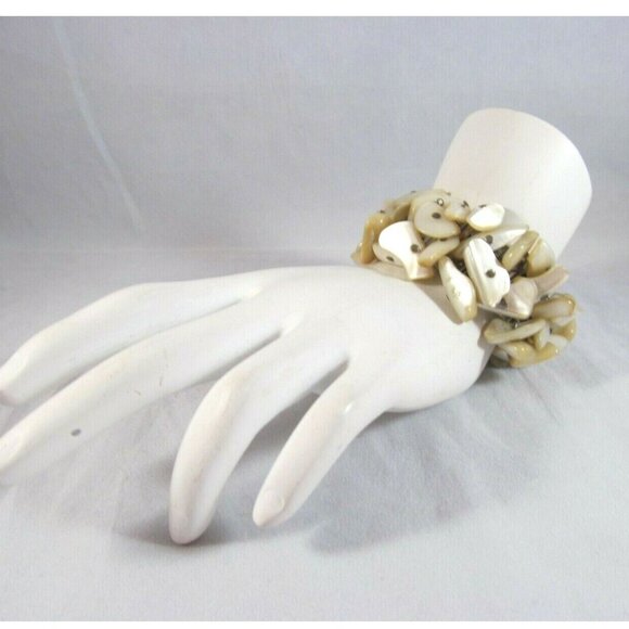 Vintage Expandable Silvertone Mother of Pearl Bracelet Made in Japan - Picture 2 of 12